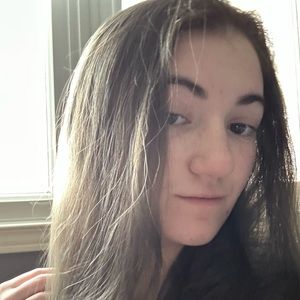 Meet your Posher, Caitlynne